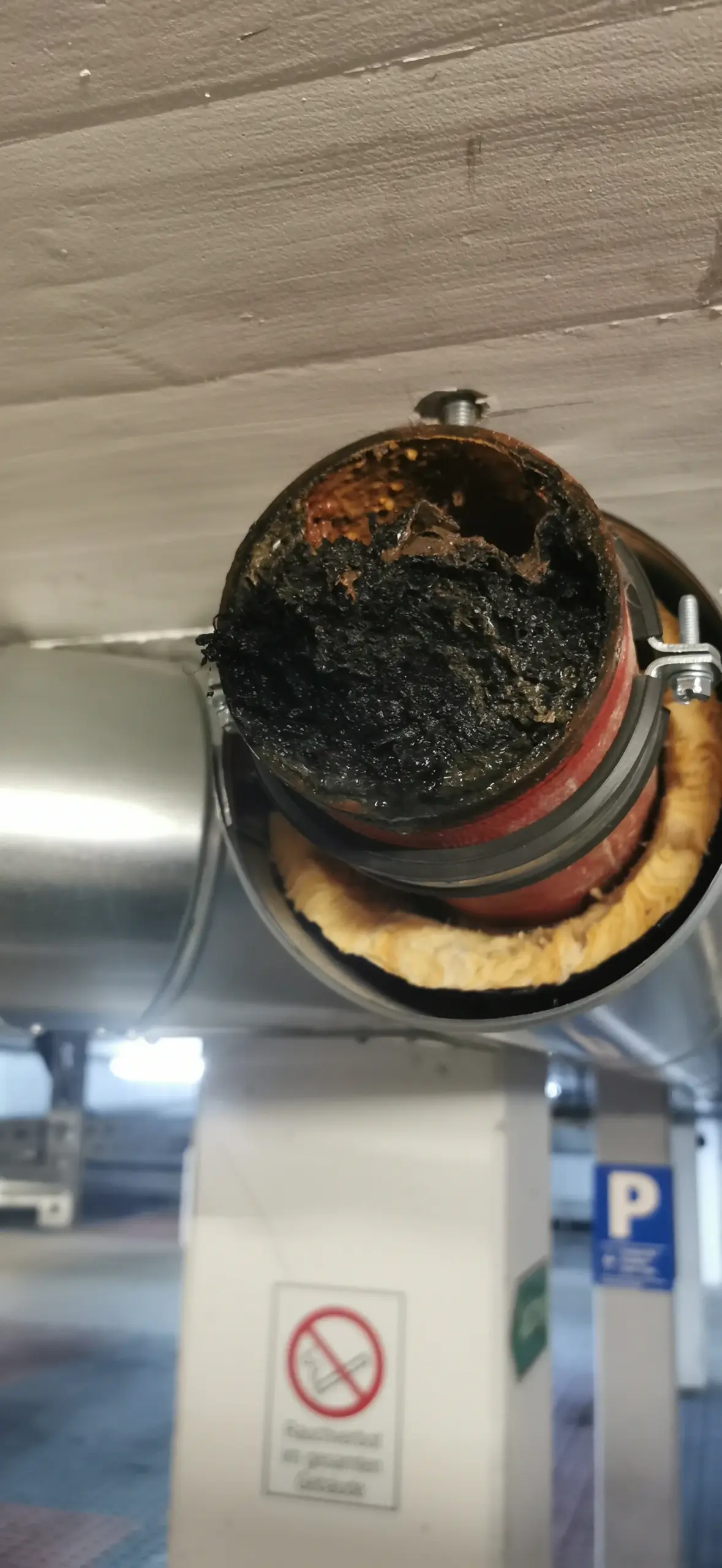 Abflussreinigung bei massiven Fettablagerungen in einer Abwasserleitung